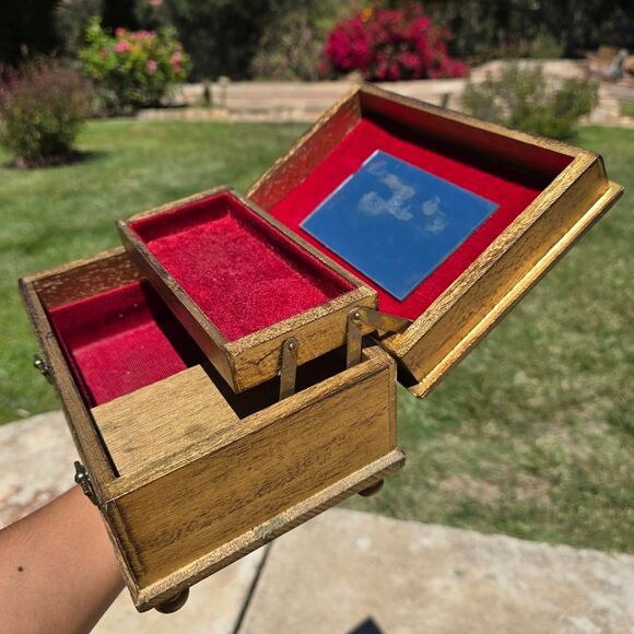 Vintage Florentine Style Gold Gilted Jewelry Storage Music Box - Picture 5 of 15